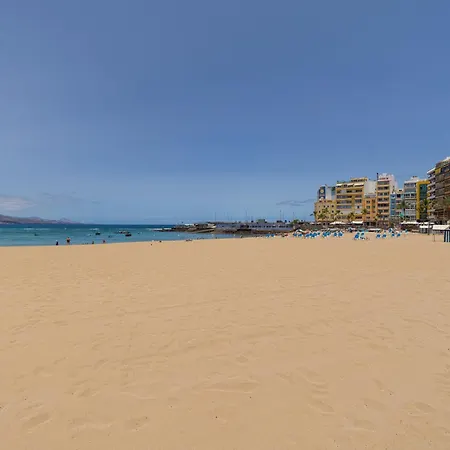 In Palmas Near Canteras